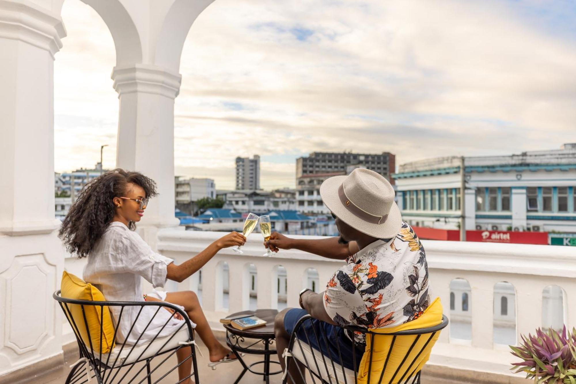 Sentrim Castle Royal Hotel Mombasa Exteriör bild