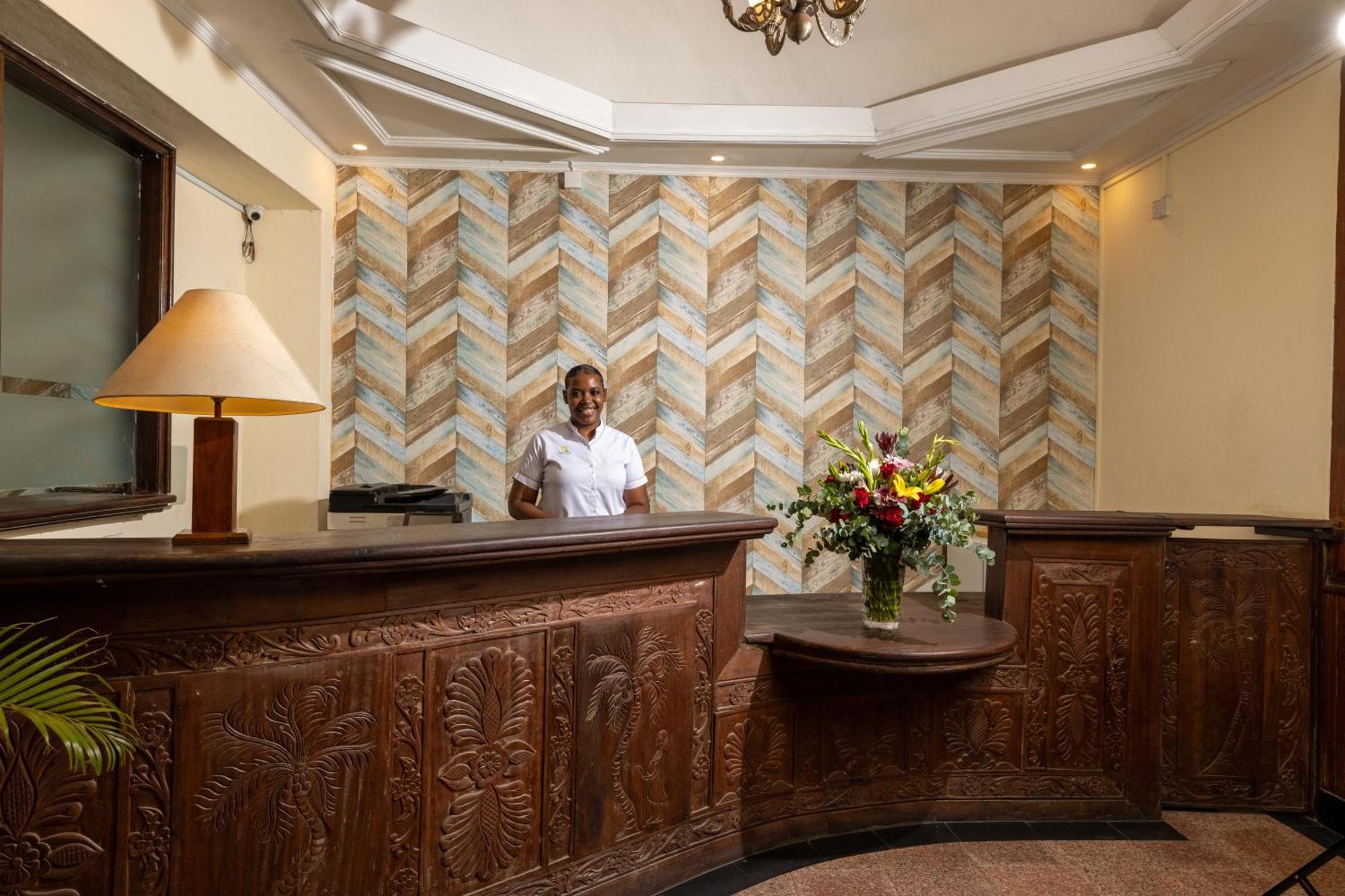 Sentrim Castle Royal Hotel Mombasa Exteriör bild